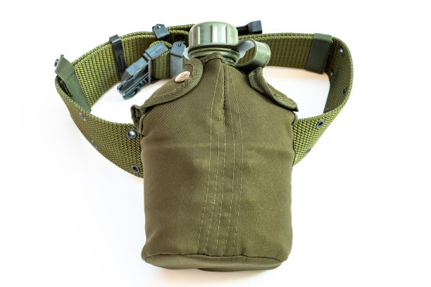 军用带塑料瓶图片下载