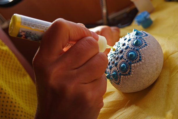 用曼荼罗技法画一块石头图片下载