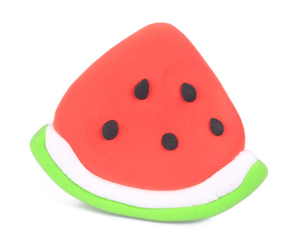 白底橡皮泥制成的美味西瓜，可爱的水果面团图片下载