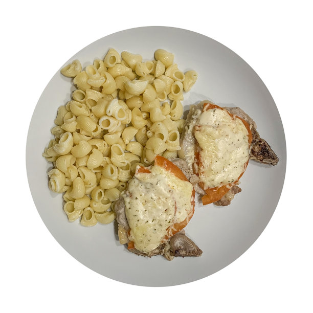 在白底上单独放置意大利面和肉图片下载