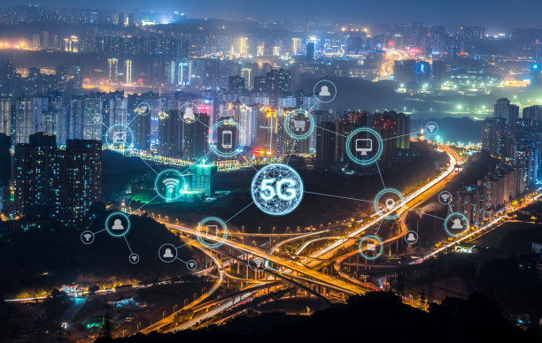 无线通信网络概念。现代城市全景素材图片