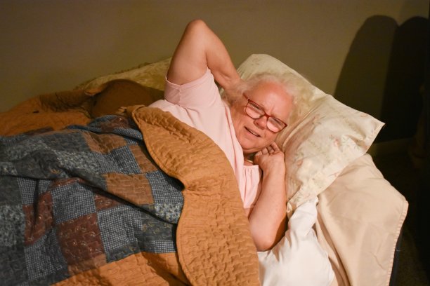 老年强直性脊柱炎图片下载