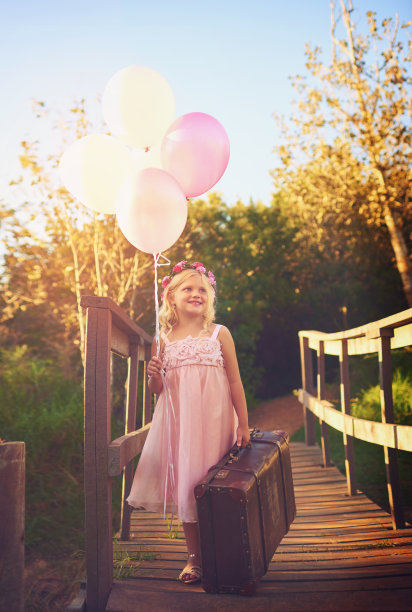 她要去冒险了图片下载