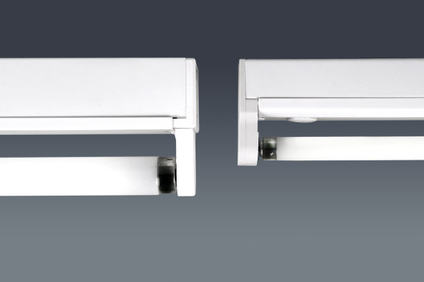 紧凑型荧光灯36瓦VS 28瓦图片下载