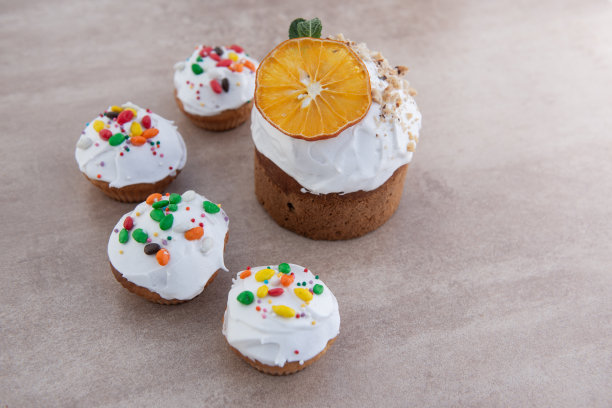 复活节，用复杂的复活节蛋糕，美丽的风景，干果图片下载