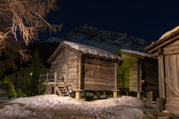 Hystorical木制建筑图片下载