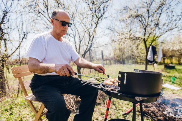 烧烤在自然界中图片下载