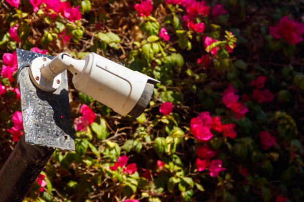 监控摄像头或闭路电视系统是用于记录商店、商店、住宅、酒店或办公室的安全视频的设备图片下载