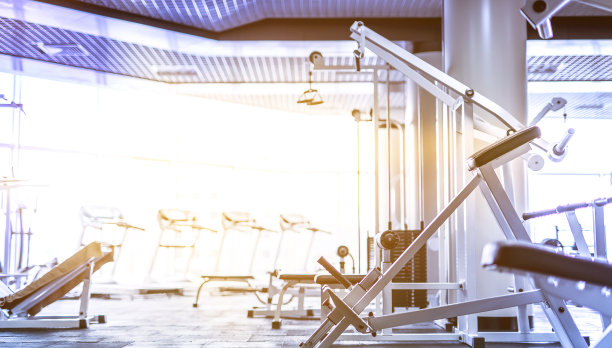 在健身中心的大厅图片下载