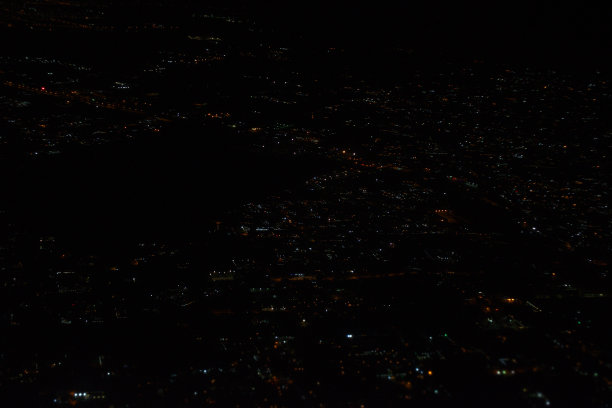 从飞机上可以看到罗安达的夜景图片下载