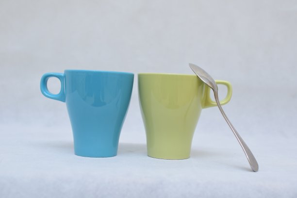 蓝绿色陶瓷热饮杯素材图片下载