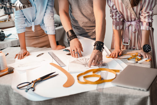 新设计理念。绘制新的项目布局，裁剪照片图片下载