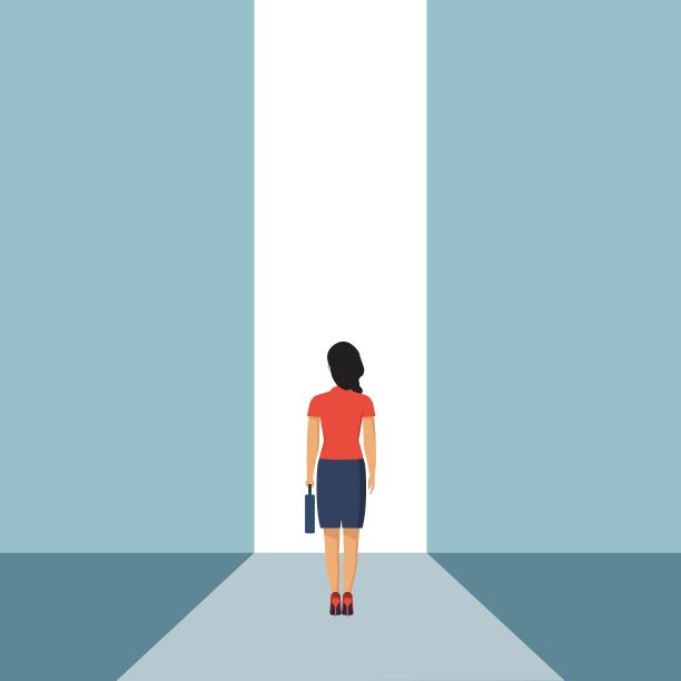 女商人站在敞开的门前。入口的概念。创意ideea。启动。展望未来。业务methaphor。方向达到目标。矢量插图在平面风格图片下载