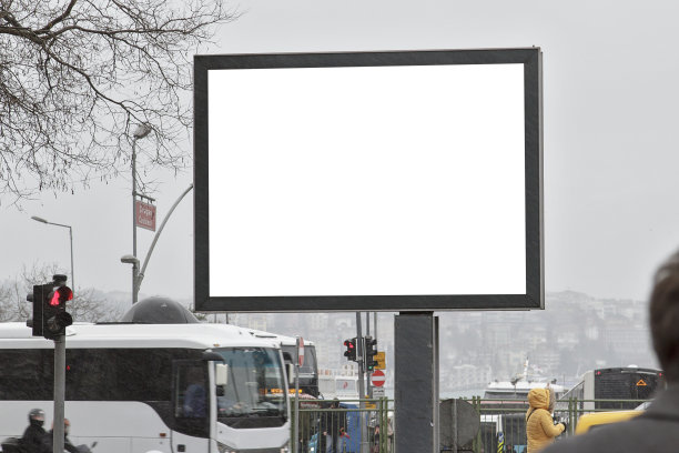 冬天街上的广告牌图片下载