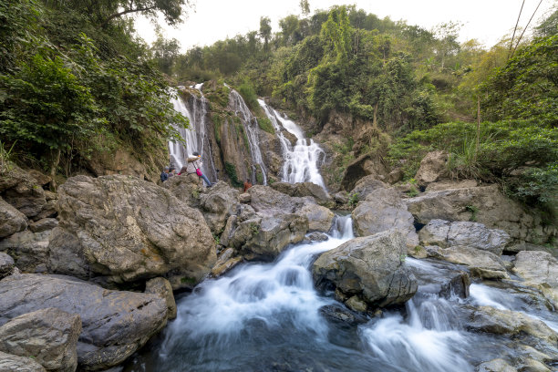越南华平省麦洲地区的Go Lao瀑布之美图片下载