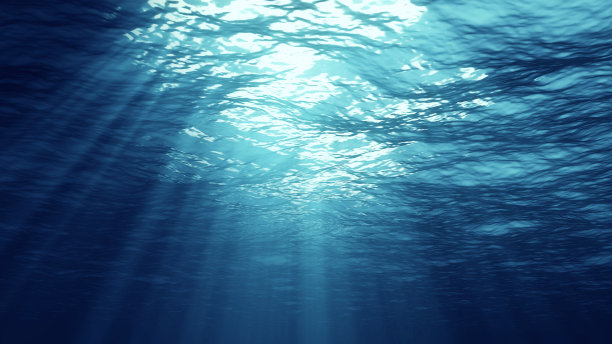 水下光的3D渲染创造了一个美丽的太阳幕。水下的海浪随着光线振荡流动图片下载