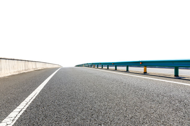 白色背景上的干净沥青公路图片下载