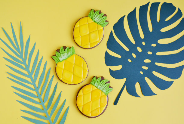 热带树叶松苹果饼干图片下载