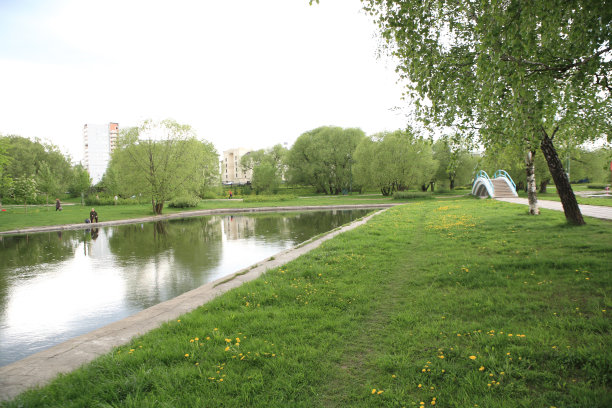 城市公园的春天图片下载