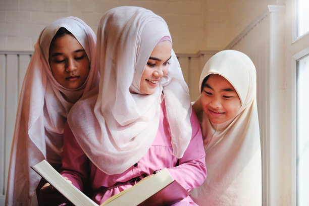 伊斯兰教教育基本权利和自由知识群体的知识概念。图片下载
