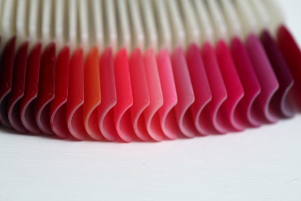 女性指甲修甲加工图片下载