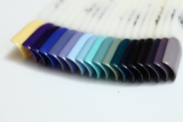 女性指甲修甲加工图片下载