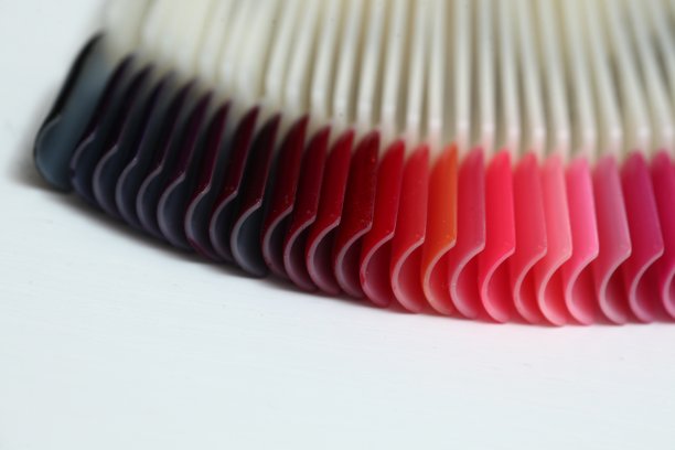 女性指甲修甲加工图片下载