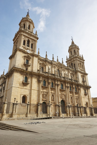 哈恩大教堂立面复兴时期。在西班牙旅行。图片下载