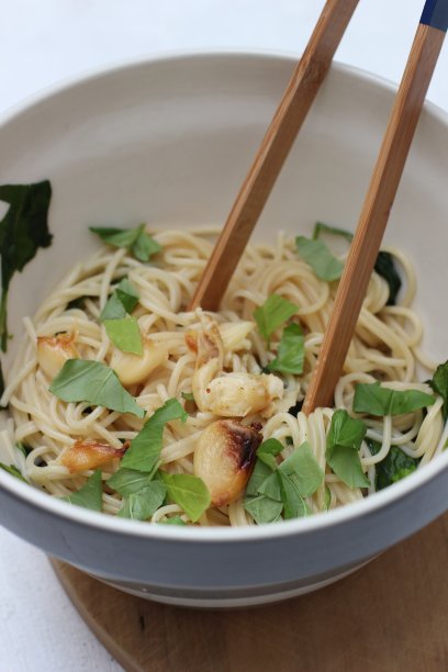 大蒜罗勒意大利面图片下载