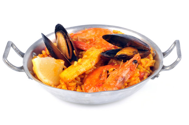 白色背景下的海鲜饭图片下载