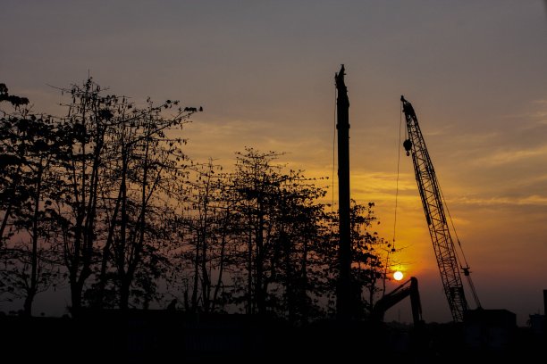 重型机械日落图片下载