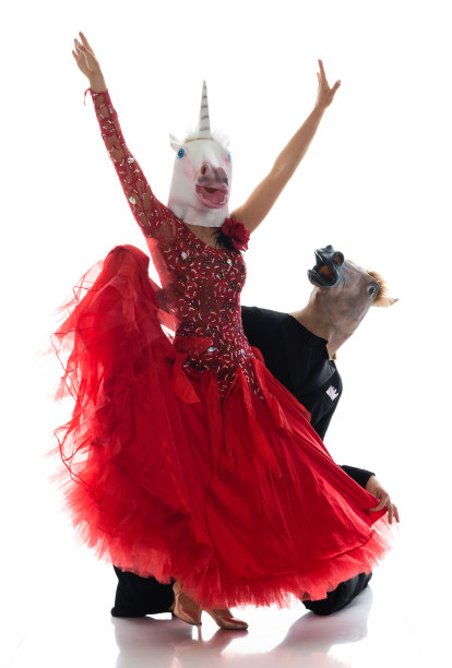 可爱的舞厅马舞者图片下载