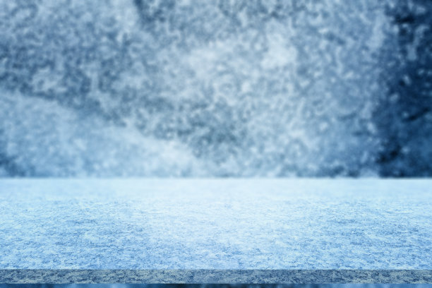 背景模糊的冰桌图片下载