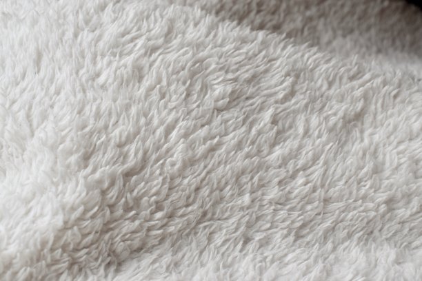 白色柔软的毯子图片下载