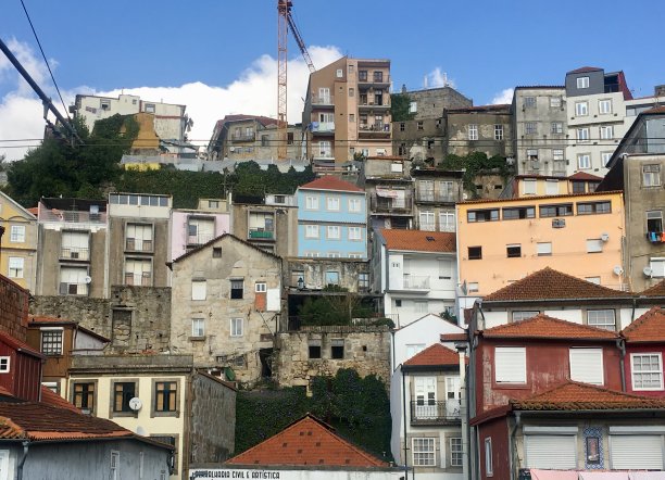 欧洲杂乱的建筑图片下载