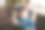 父亲给女儿读故事。家庭团聚的快乐时光。图片下载
