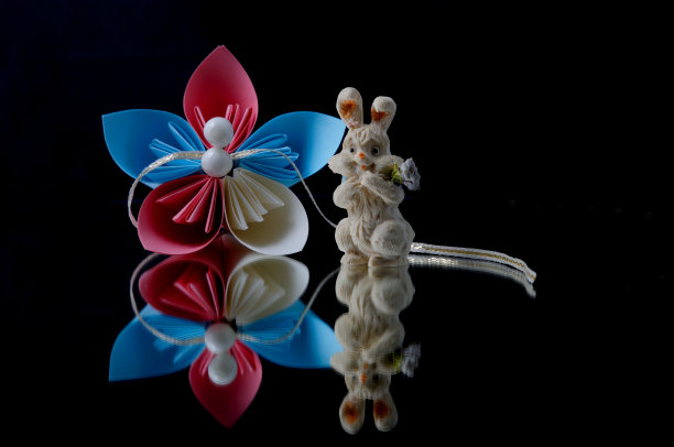 手工折纸花和复活节兔子图片下载