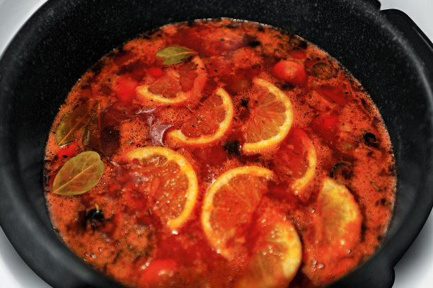 炖锅里的大杂烩图片下载