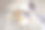 有趣的狗从人身上拿走了意大利面。图片下载