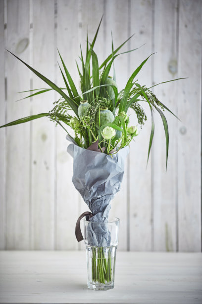 绿色花朵的花束图片下载