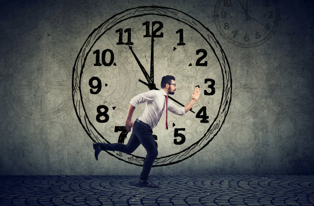 忙碌的商人准时上班图片下载