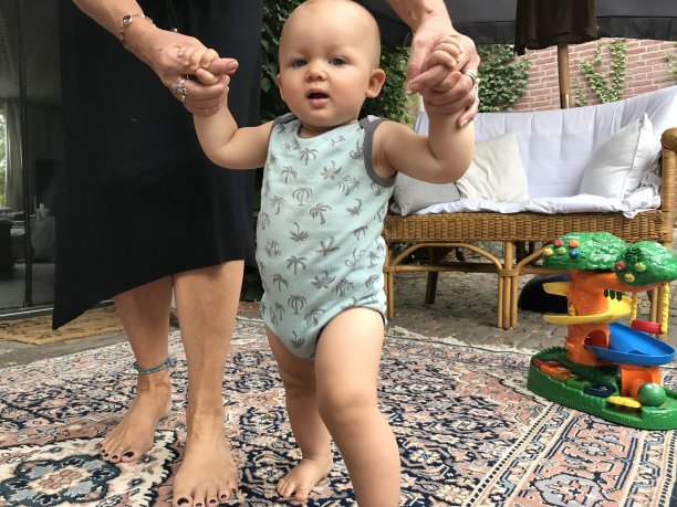 祖母与孙女图片下载