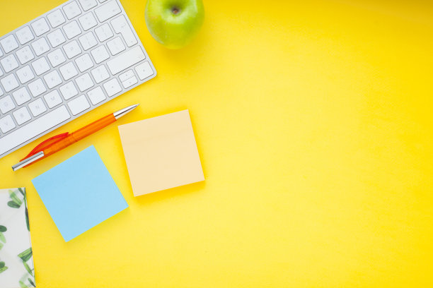 办公室桌子/学生工作场所图片下载