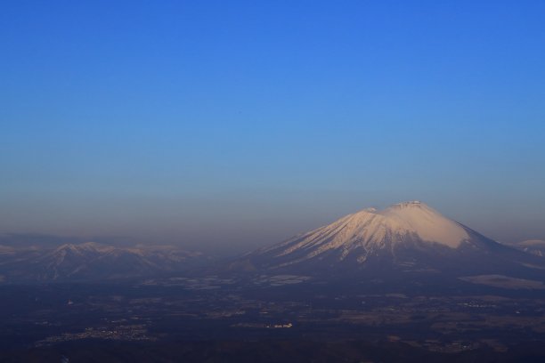 早晨燃烧岩手山图片下载