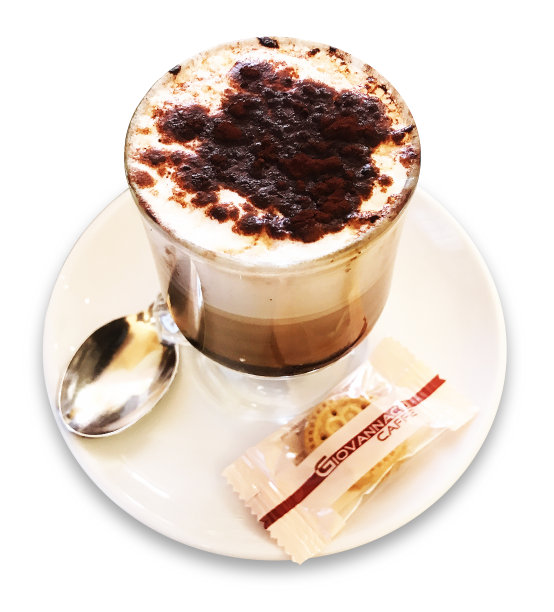 咖啡孤立。一杯装在玻璃杯里的意大利咖啡，上面有巧克力，还有饼干和勺子。单对象设计，旗帜，广告，纺织印刷图片下载