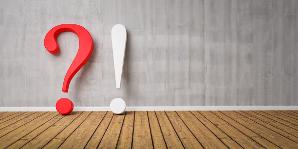 3D感叹号和问号在混凝土垃圾墙-常见问题概念- 3D渲染-插图图片下载