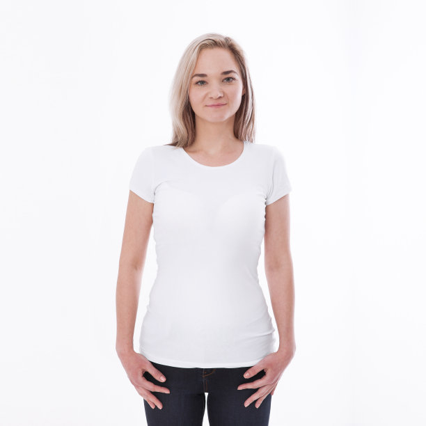 衬衫的设计和时尚的概念近距离的年轻女子在空白的白色和黑色的t恤孤立。模拟模板的设计打印图片下载