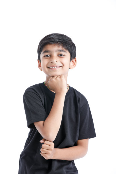 快乐的印第安小男孩图片下载