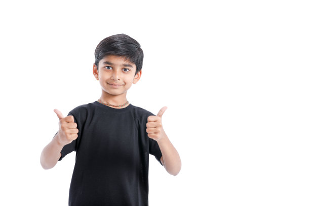 快乐的印第安小男孩图片下载