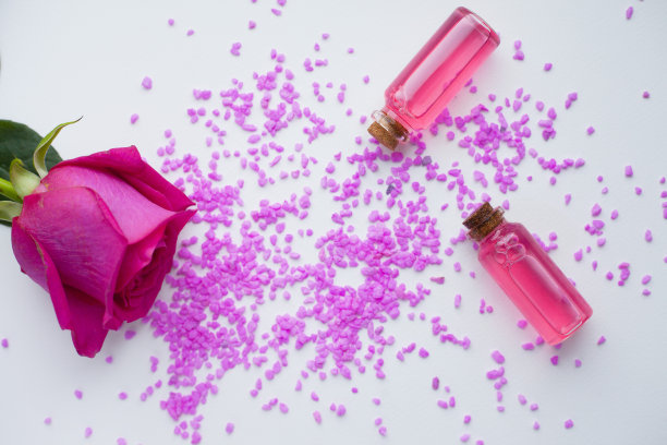 产品与玫瑰水疗护理图片下载